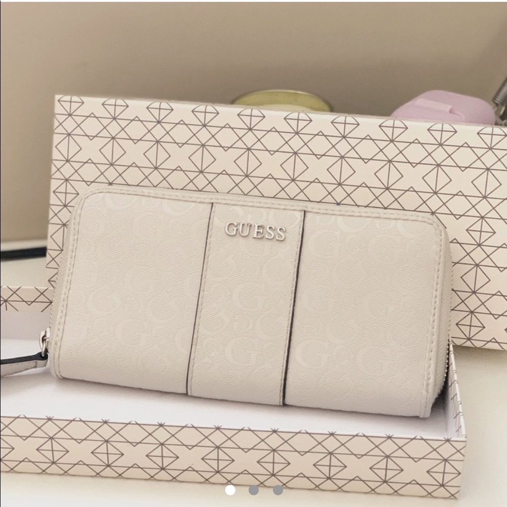 [3 for $50] Guess wallet